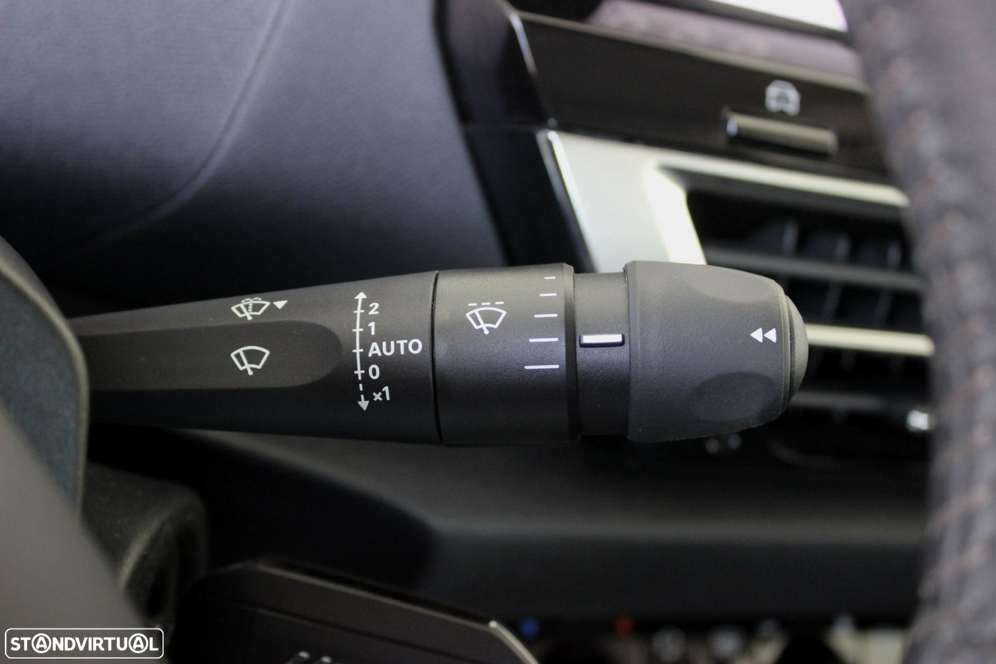 Citroën C4 X 1.2 PureTech Plus EAT8 - 30