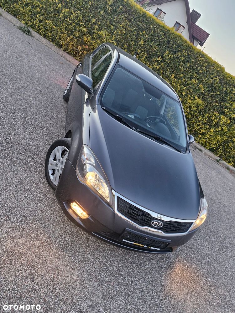 Kia Ceed - 14