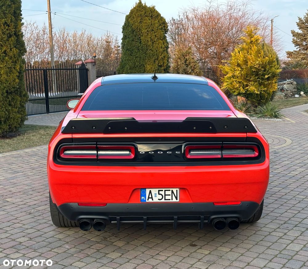 Dodge Challenger 6.4 Scat Pack - 4