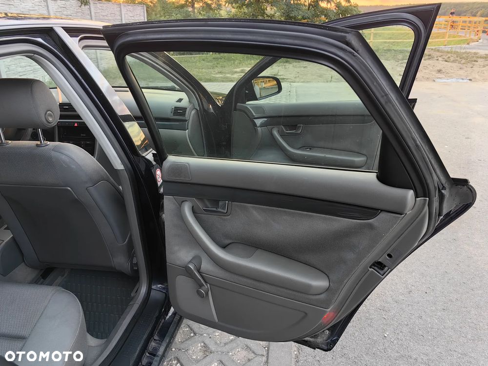 Audi A4 Limousine - 20