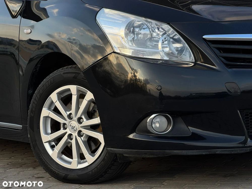 Toyota Verso 2.0 D-4D Premium - 4