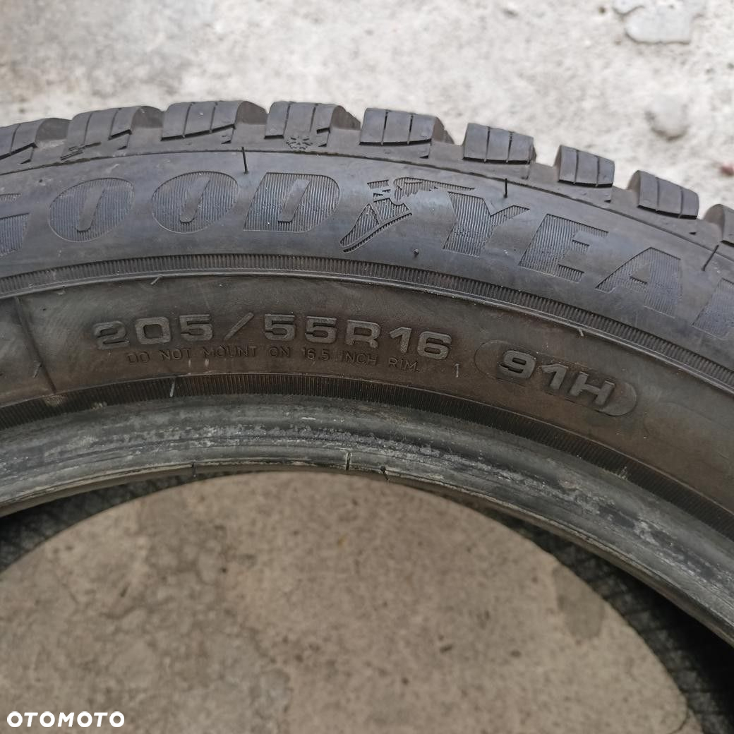 Opona 205/55/16 Goodyear UltraGrip 9+ (F5128) - 5