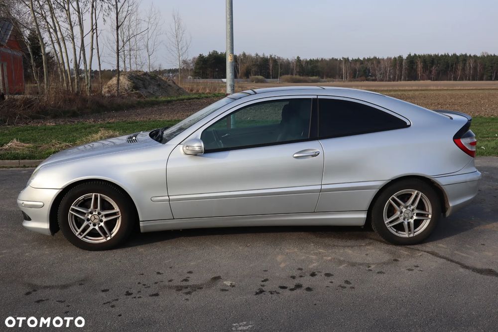 Mercedes-Benz Klasa C 230 Kompressor Sport Edition - 3