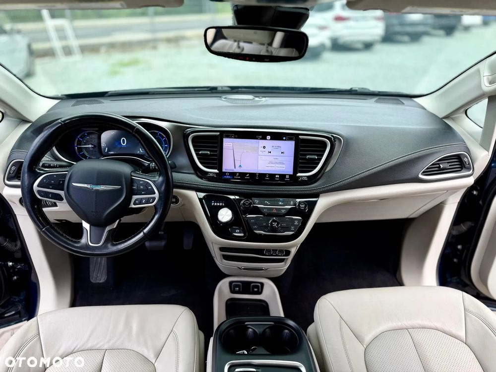 Chrysler Pacifica - 8
