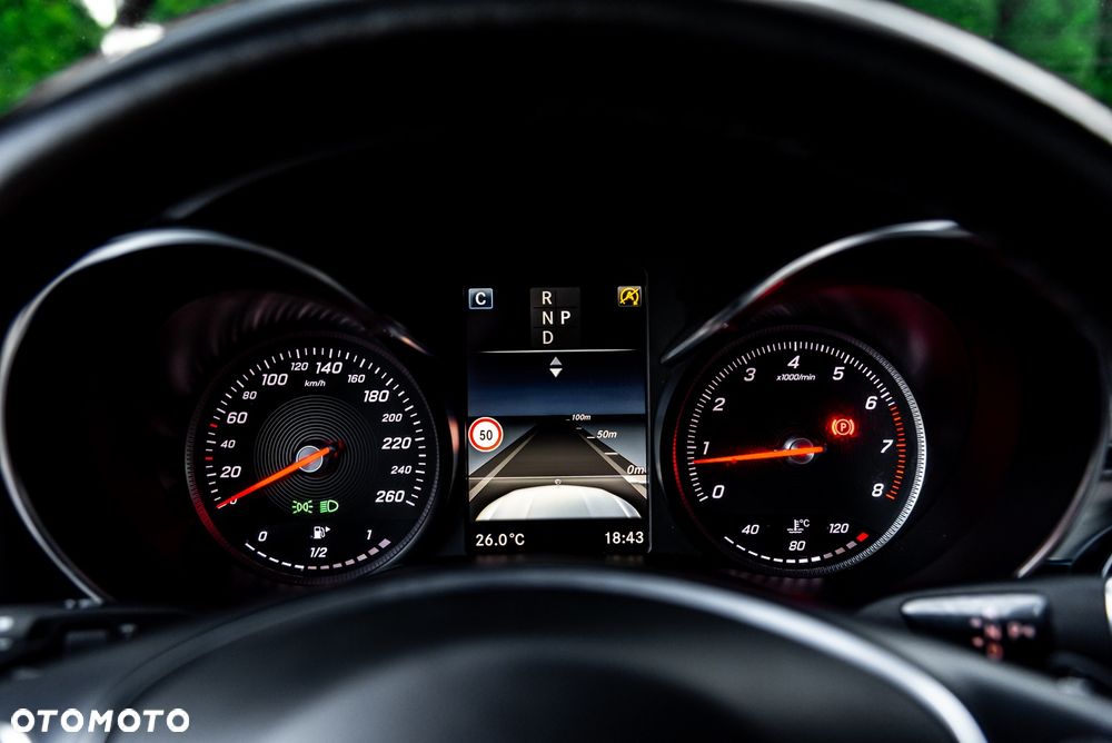 Mercedes-Benz GLC 250 4Matic 9G-TRONIC AMG Line - 35