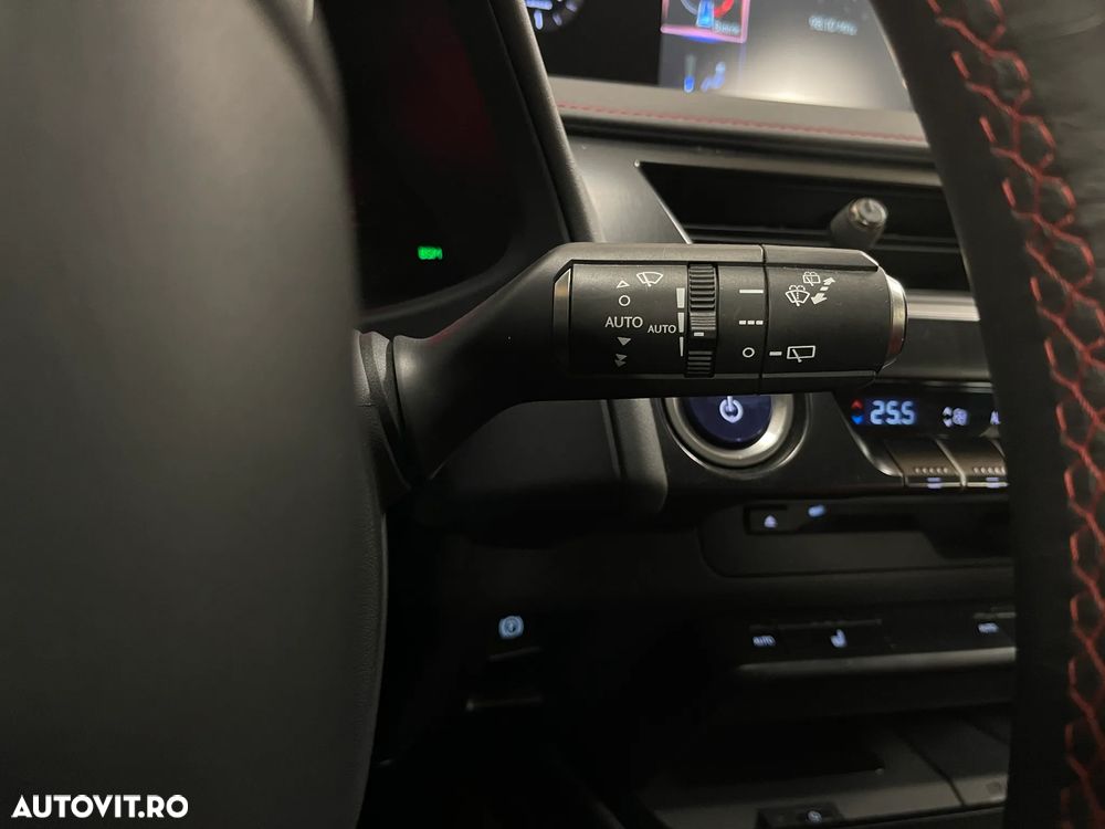 Lexus UX 250h F SPORT - 31