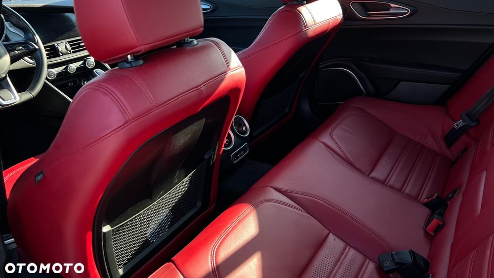 Alfa Romeo Giulia - 13