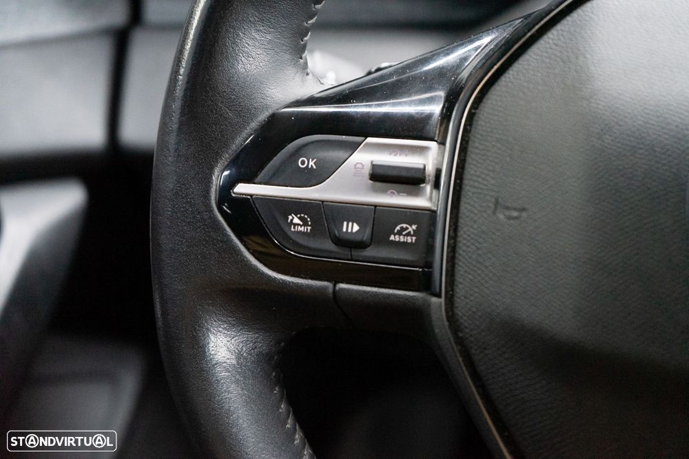 Peugeot 308 BlueHDi 130 EAT8 Allure Pack - 32