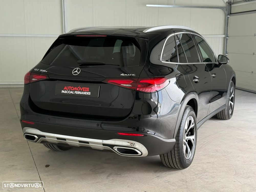 Mercedes-Benz GLC 300 e 4Matic 9G-TRONIC Avantgarde Advanced - 24