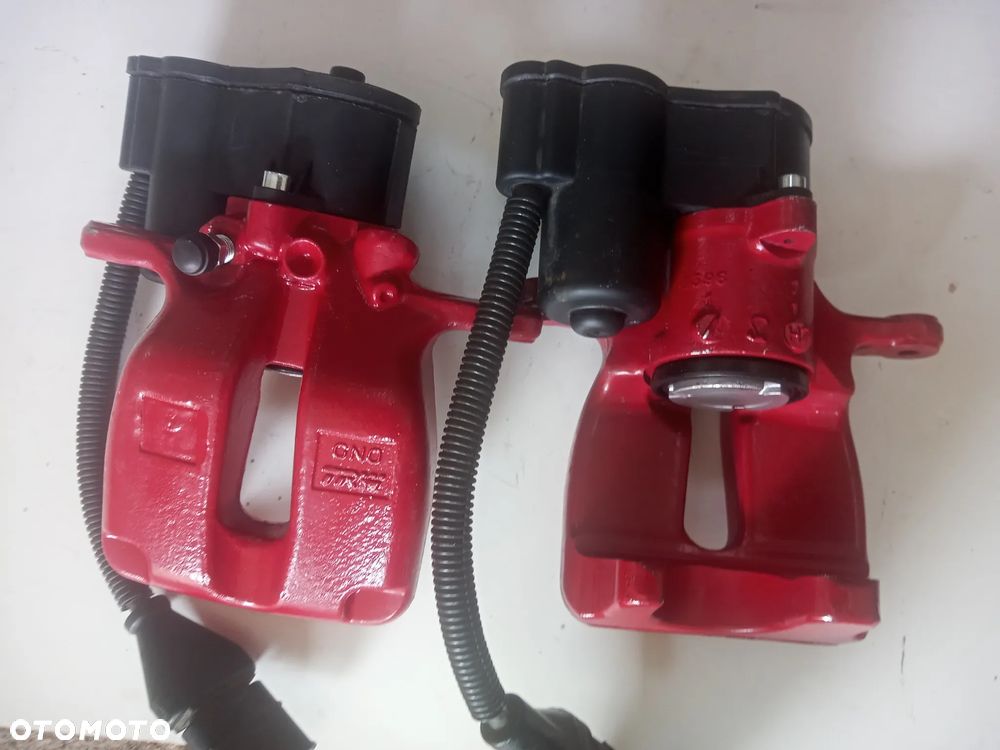 ZACISK HAMULCOWY VW PASSAT B5 B6 B7 B8 CC TIGUAN SHARAN ARTEON ALHAMBRA GOLF VII AUDI A6C6 C5 C7 A4 B8 A8 D3 D4,TT,Q3,Q5,A3,MAZDA CX5 CX7  BMW 5 F10 F11 F40  VOLVO S60 V60 XC60 XC70 V70 HYUNDAI i40,i30,KONA TUCSON KIA SPORTAGE CEED, PROCEED OPTIMA LANCIA THESIS FORD MONDEO MK4,MK5,GALAXY S-MAX RENAULT SCENIC III MEGANE III ESPACE V TALISMAN SKODA Octavia III Superb III QUAD CF MOTO LIGIER X Too NOVA MICROCAR MC1 MC2 Cargo,IVECO Seat Leon III - 20