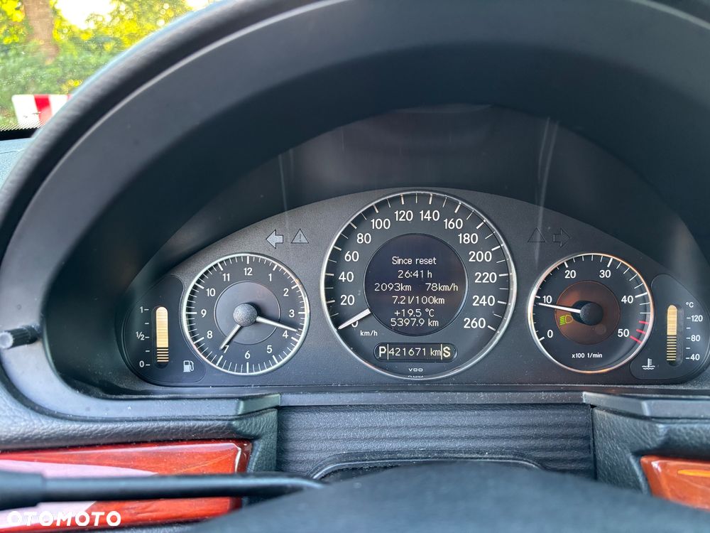 Mercedes-Benz Klasa E 220 T CDI Automatik Classic DPF - 13