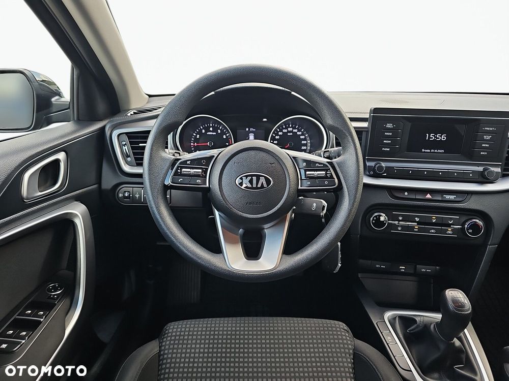 Kia Ceed - 11