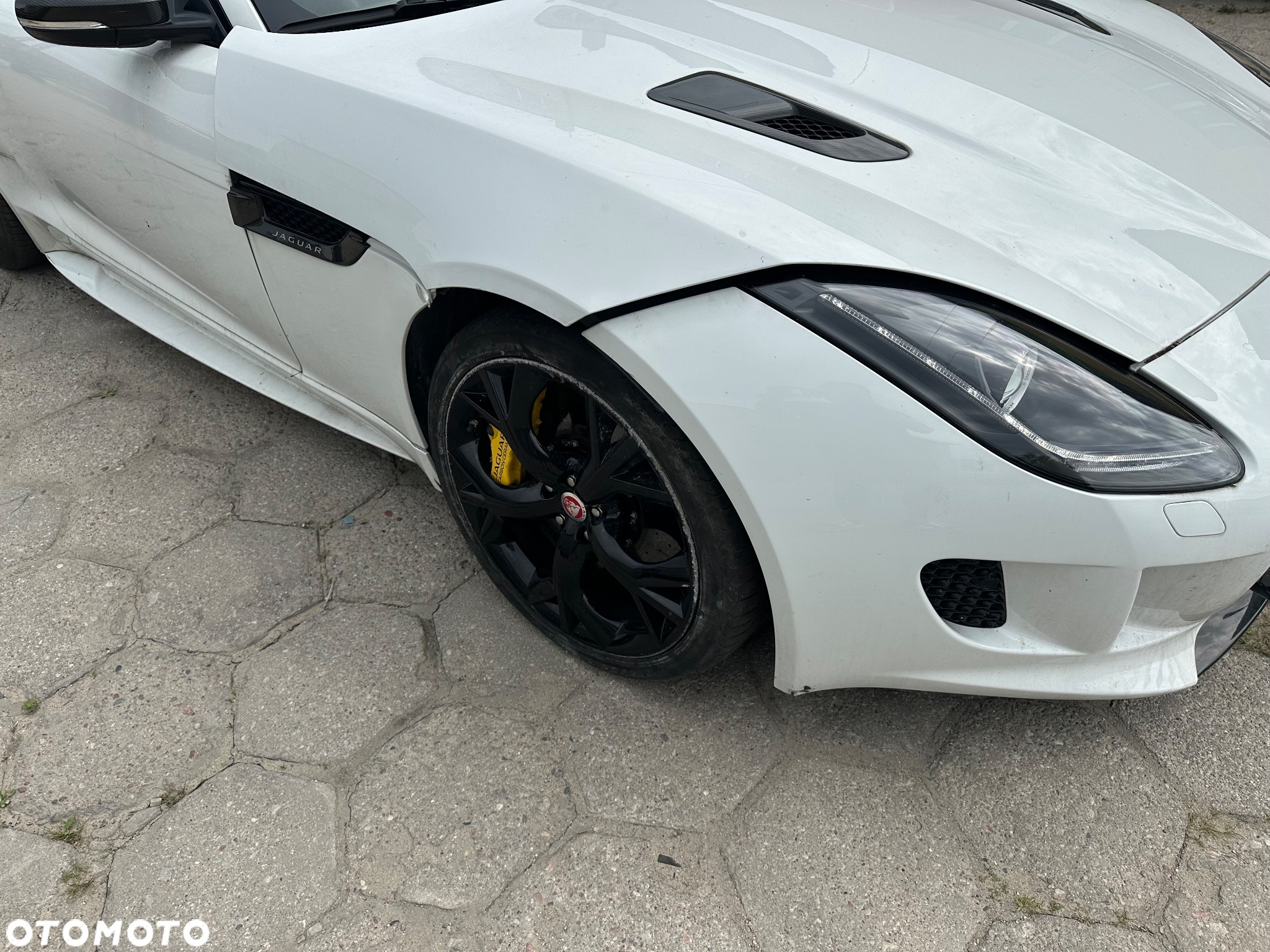Jaguar F-Type R Coupe AWD - 17