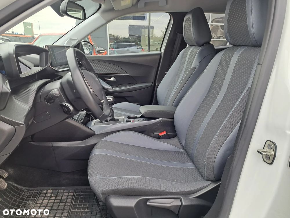 Peugeot 2008 1.2 Pure Tech GPF Allure S&S - 10