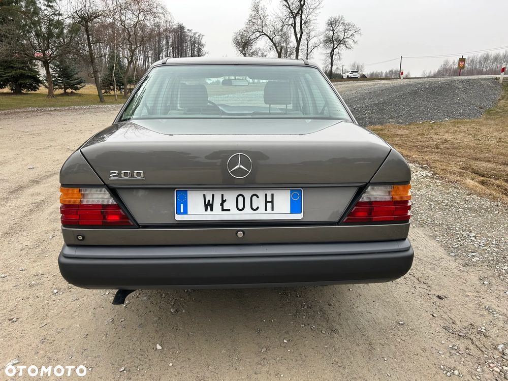 Mercedes-Benz W124 (1984-1993) - 28