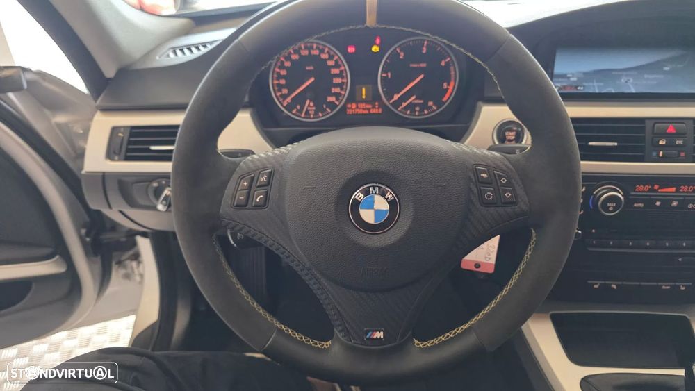 BMW 320 d EfficientDynamics Navigation - 41