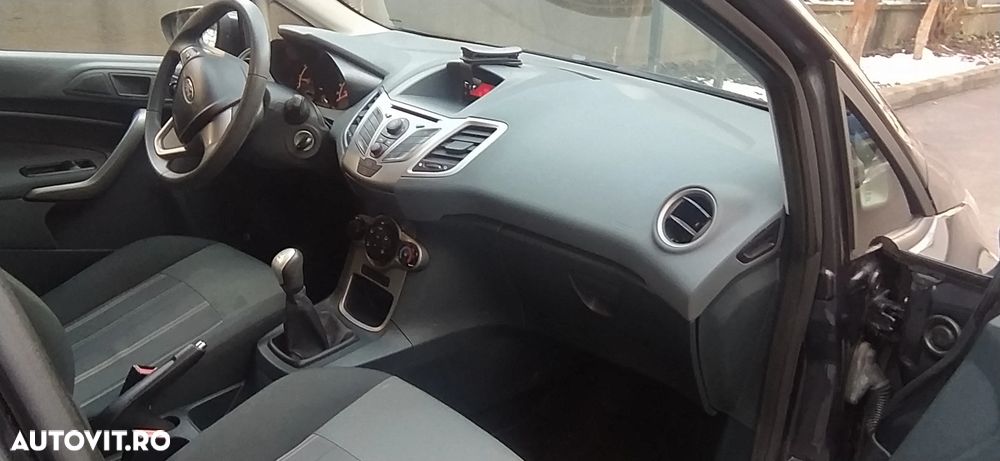 Ford Fiesta 1.25i Titanium - 5