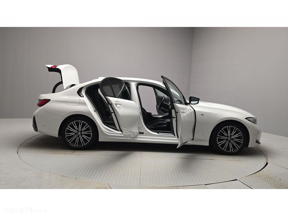 BMW Seria 3 320d xDrive mHEV M Sport sport - 13