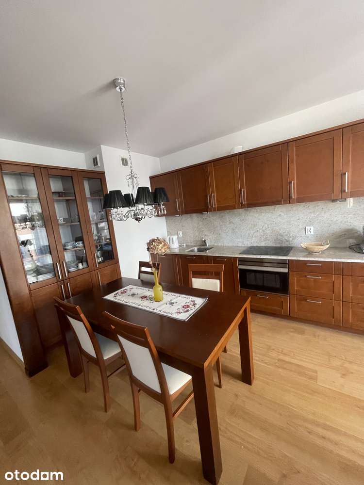 Apartament z halą garażową