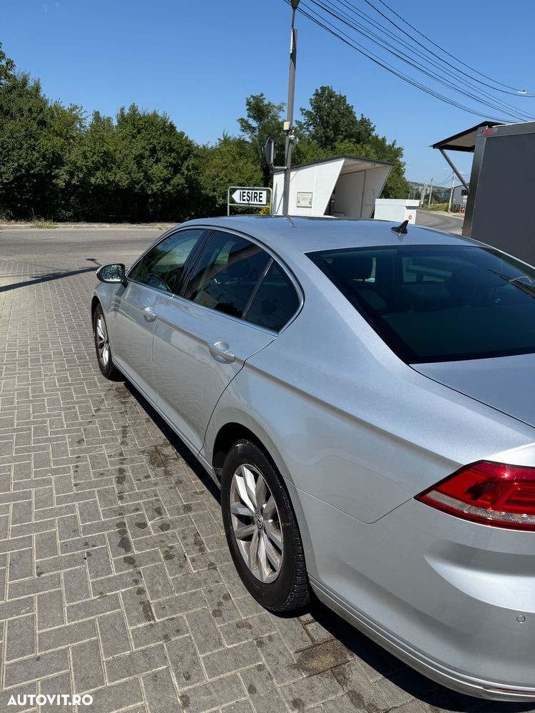Volkswagen Passat 2.0 TDI DSG Comfortline - 8
