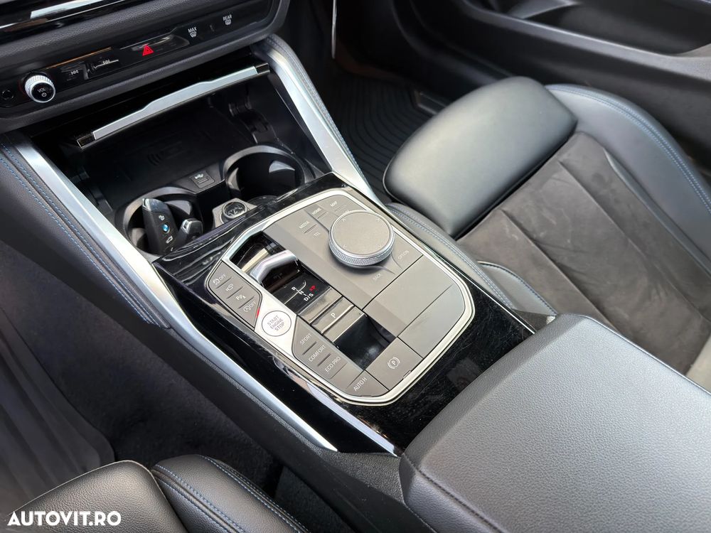 BMW M2 M240i xDrive AT - 34