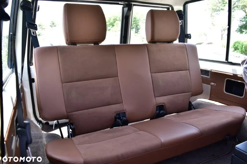 Toyota Land Cruiser - 28