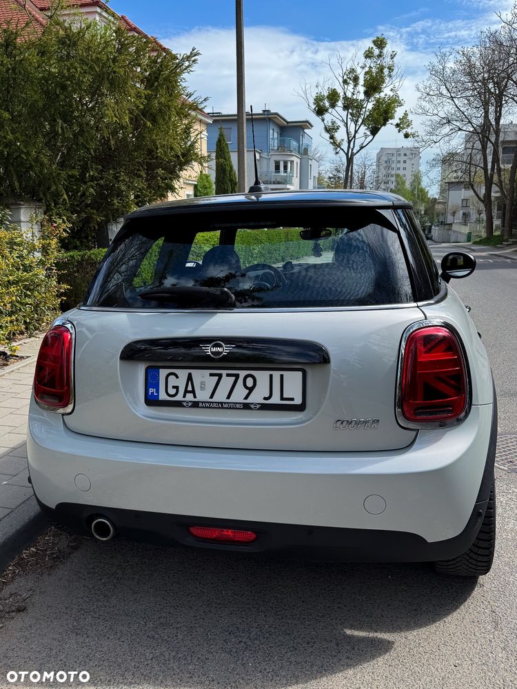 MINI Cooper Standard - 5