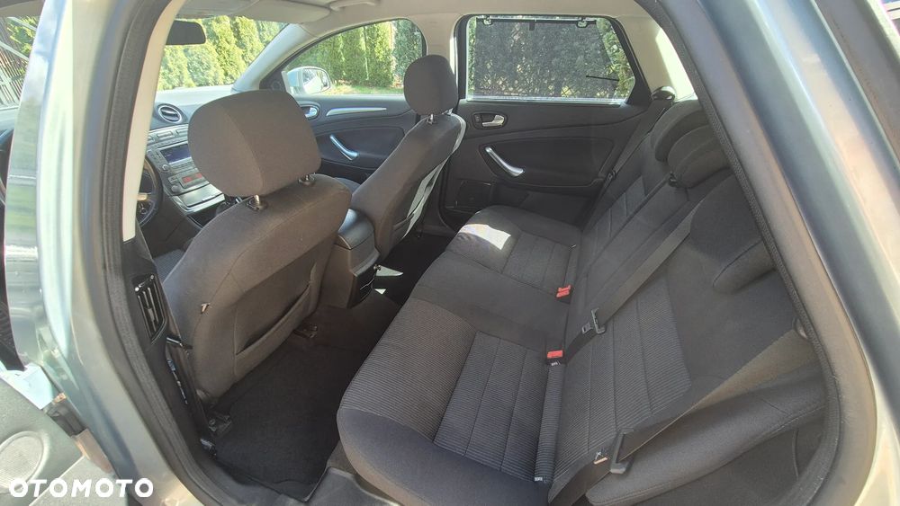 Ford Mondeo 2.0 FF Titanium - 32