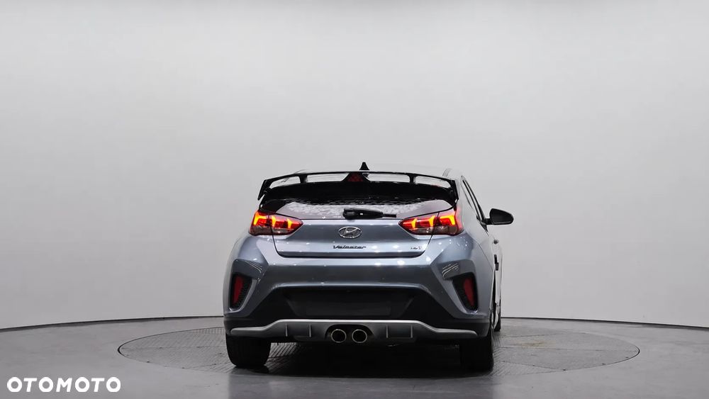Hyundai Veloster - 5