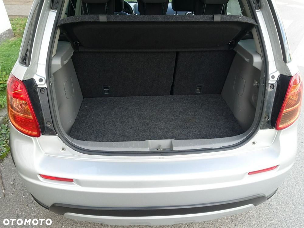 Suzuki SX4 Classic 1.6 VVT Automatik 4x2 Style - 24