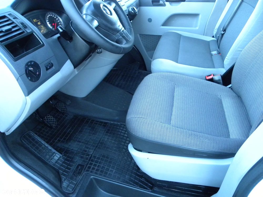 Volkswagen T5 - 6