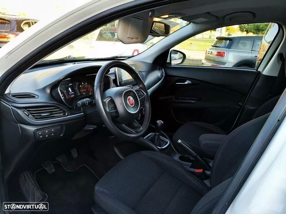 Fiat Tipo Station Wagon 1.3 M-Jet Lounge Tech - 12