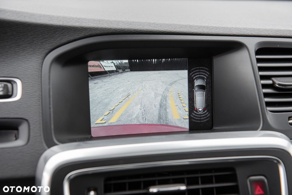 Volvo V60 D5 AWD Geartronic RDesign - 23