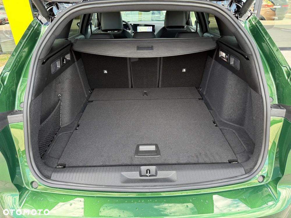 Opel Astra 1.2 T mHEV Ultimate eDTC - 13