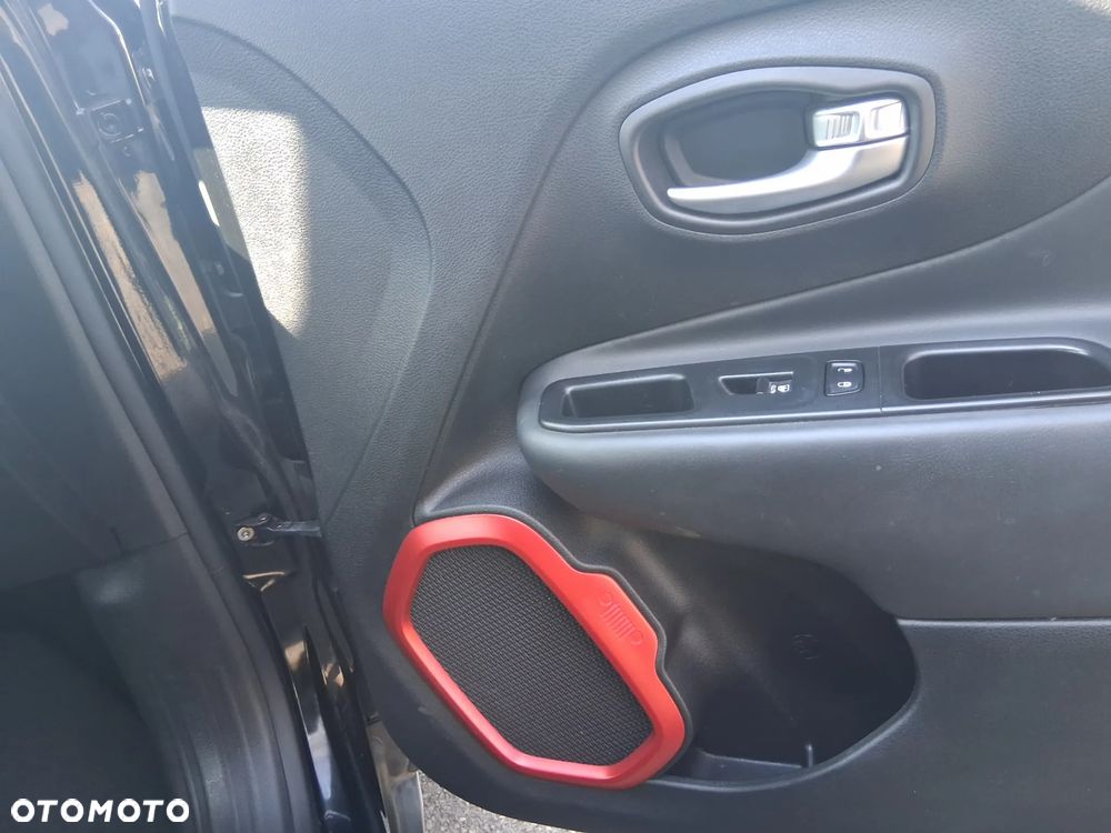 Jeep Renegade - 36
