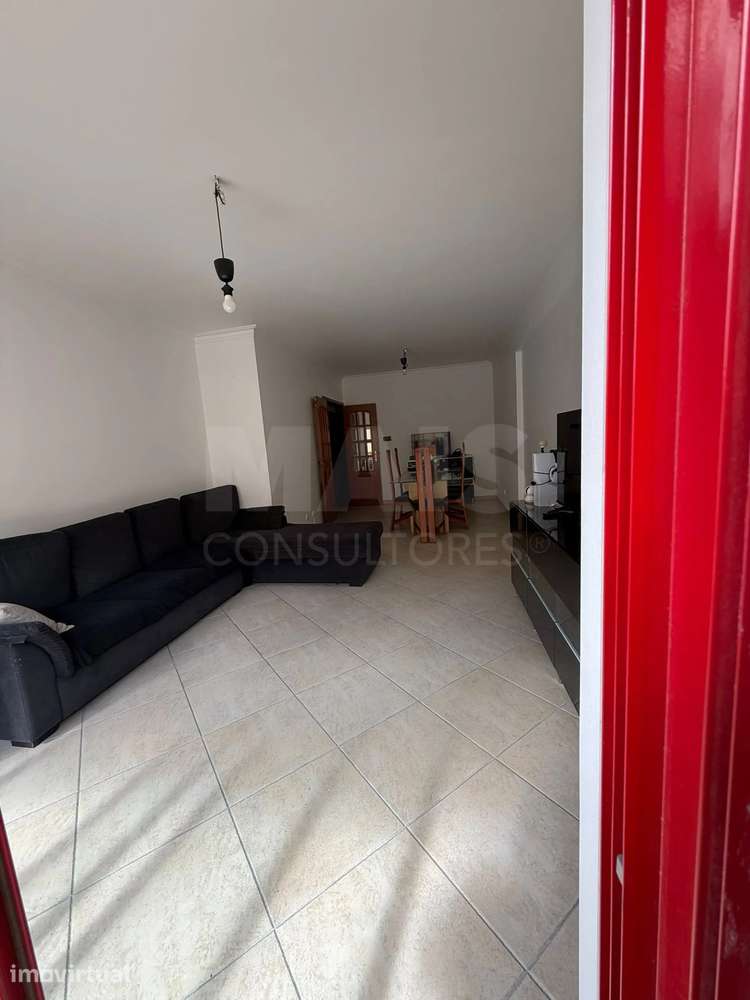 Apartamento T2 na Póvoa de Santa Iria com parqueamento e terraço - Grande imagem: 4/14