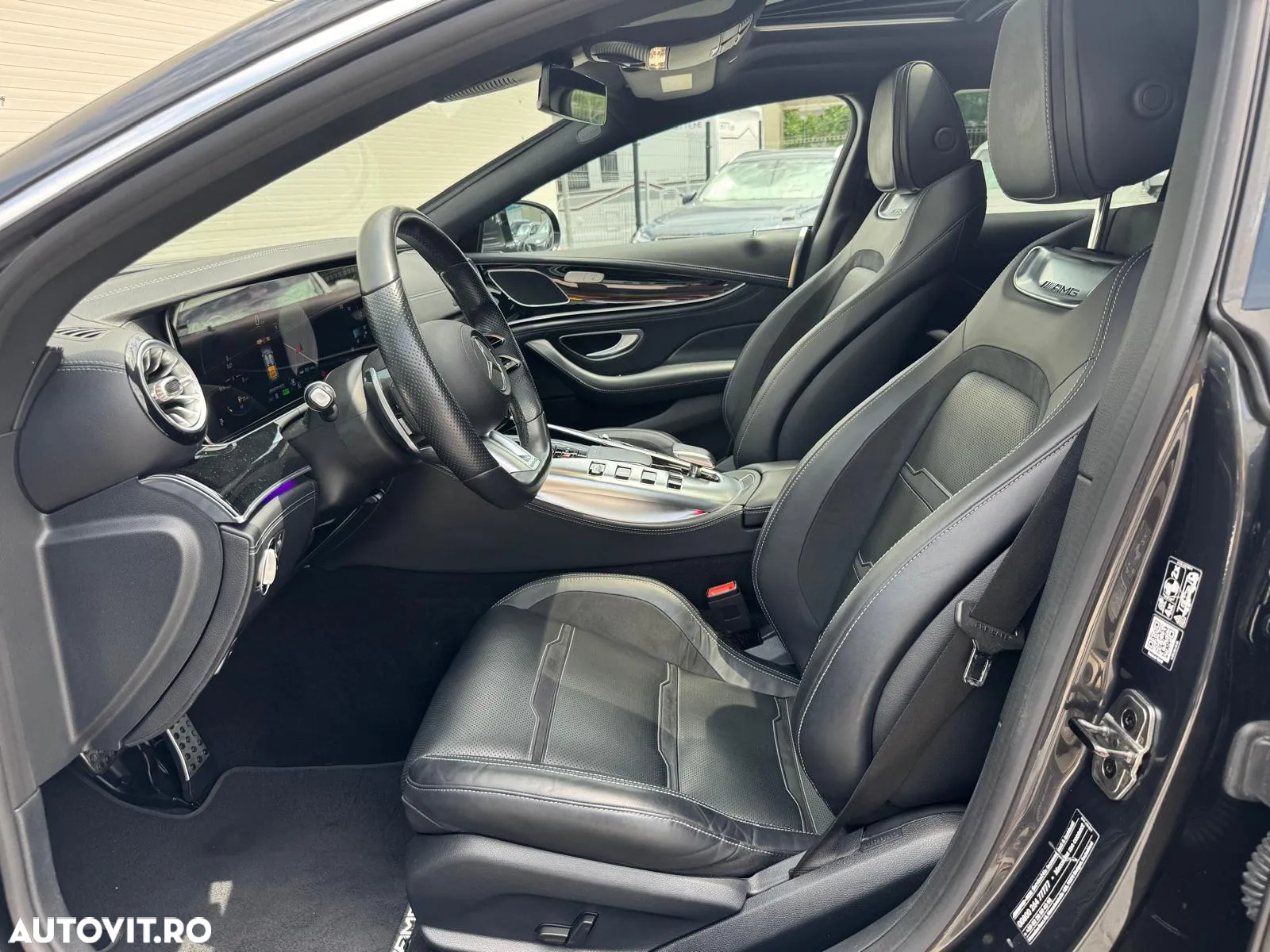 Mercedes-Benz AMG GT 43 4MATIC+ MHEV - 9
