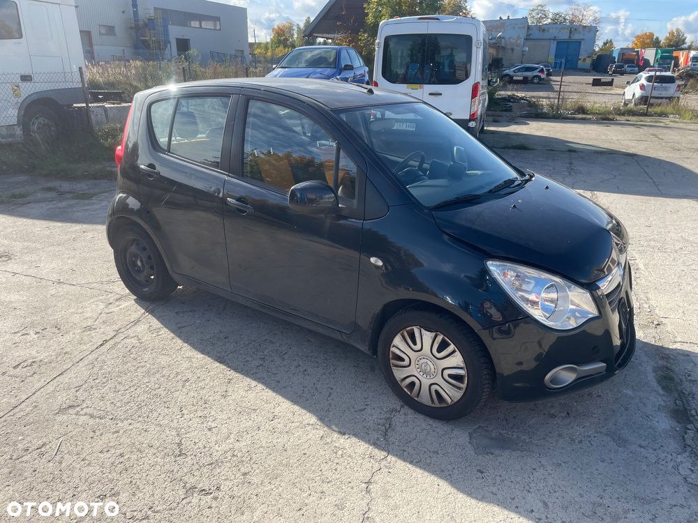 Opel Agila 1.0 - 3
