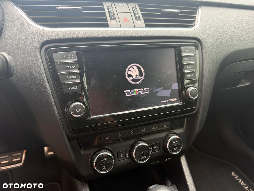 Skoda Octavia 2.0 TDI RS DSG - 21