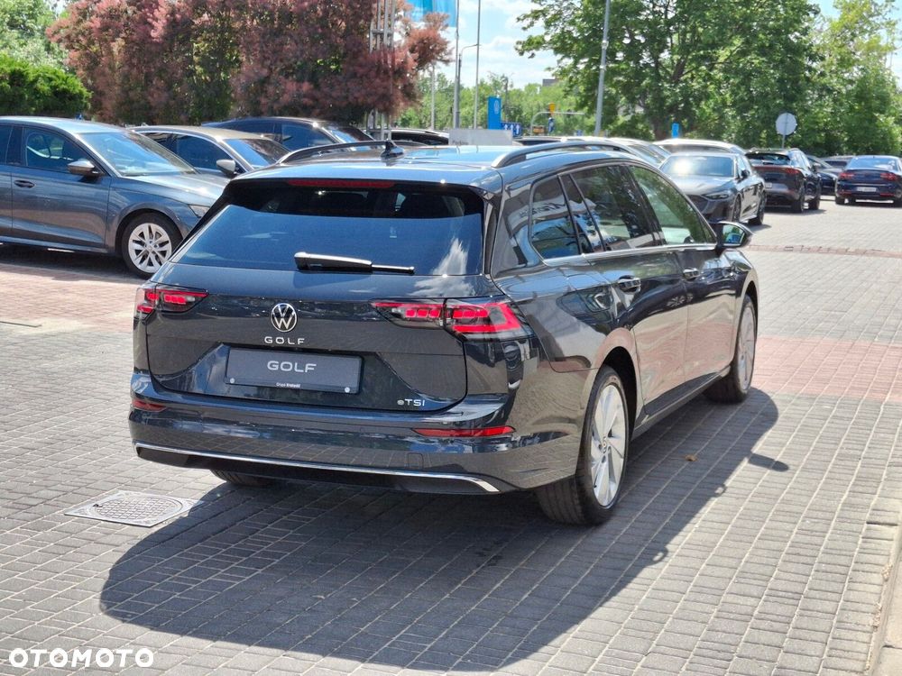 Volkswagen Golf - 10