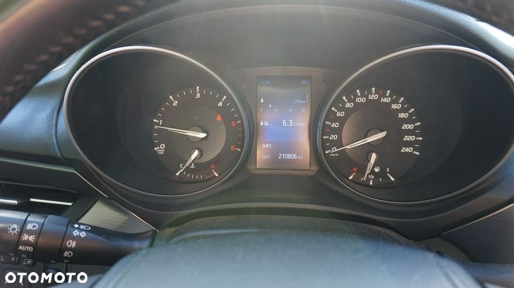 Toyota Avensis - 15