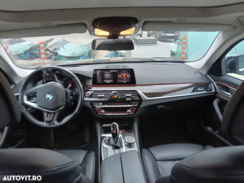 BMW Seria 5 520d Touring Aut. Luxury Line - 14