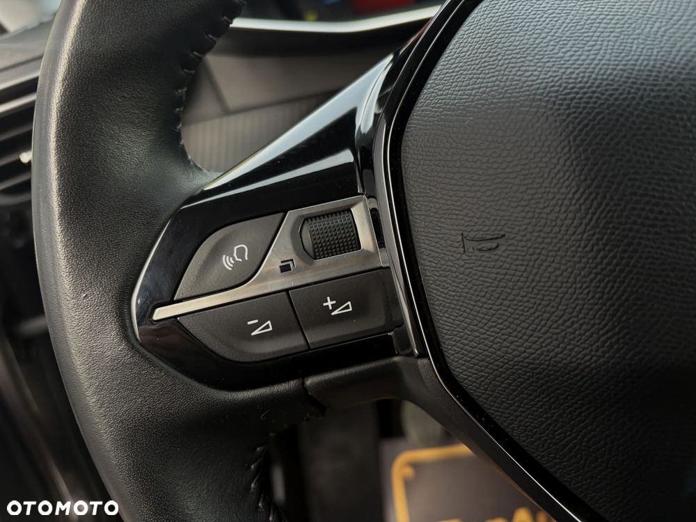 Peugeot 2008 1.2 PureTech Allure Pack S&S - 24