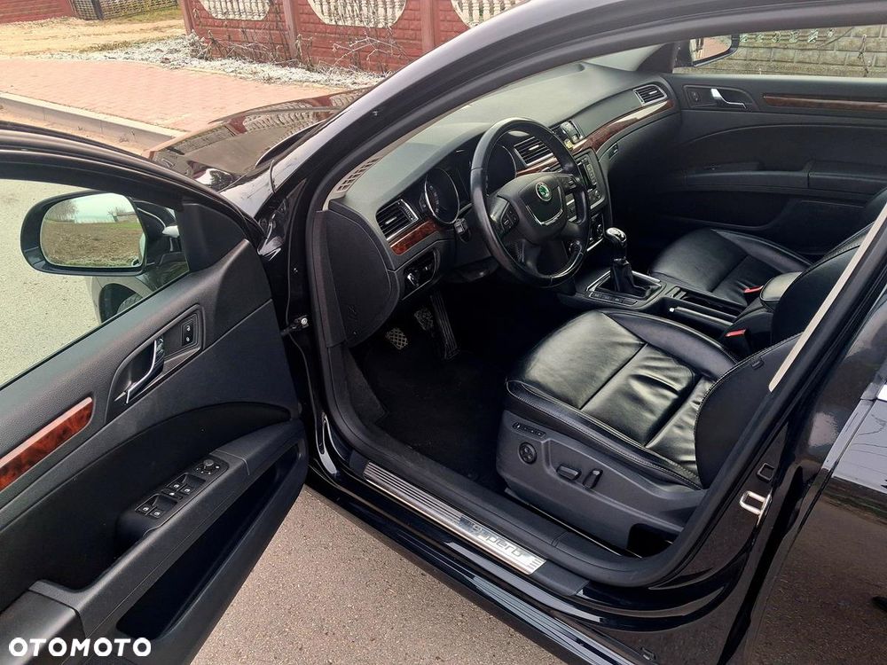Skoda Superb 1.6 TDI GreenLine - 18