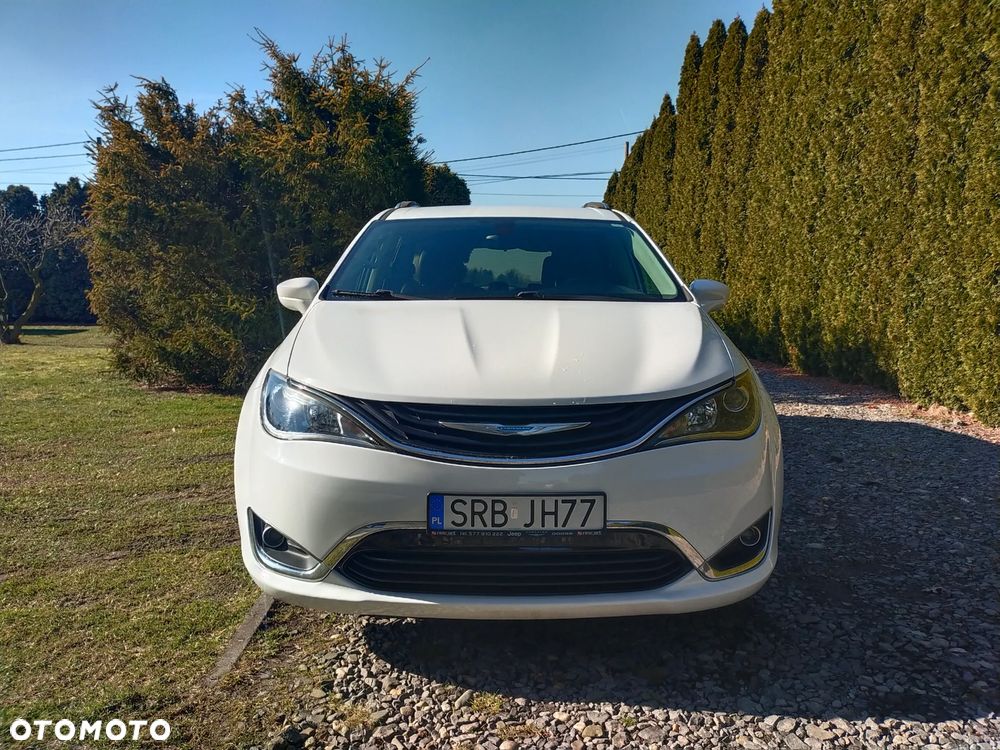 Chrysler Pacifica - 4