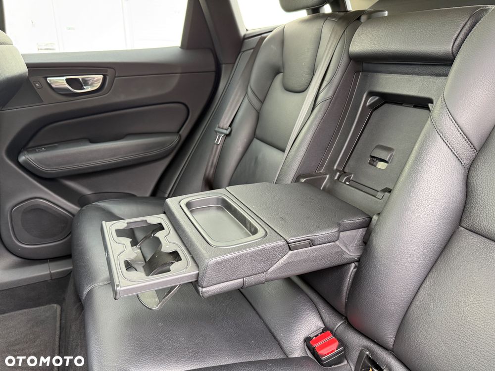 Volvo XC 60 T5 AWD Momentum - 17