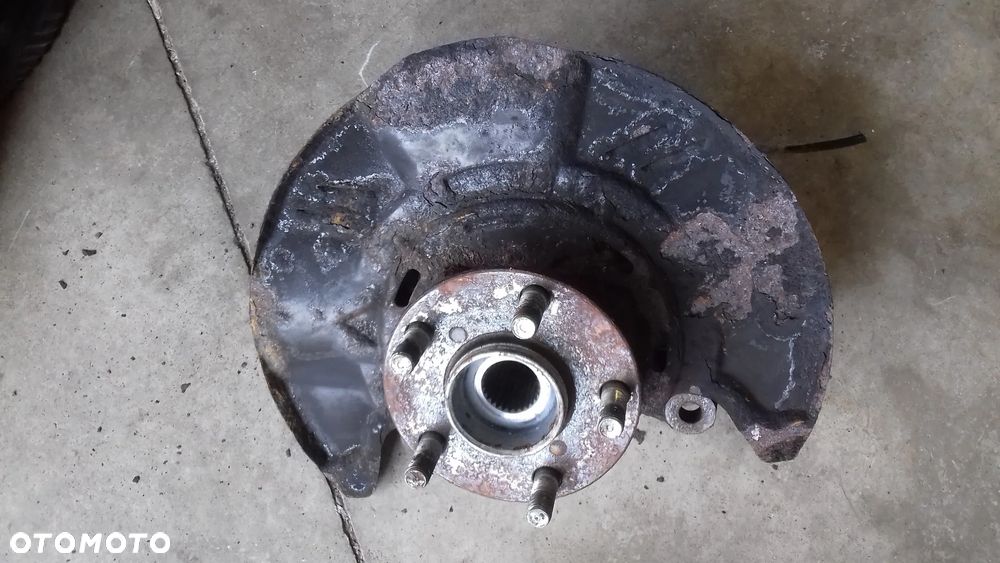 zwrotnica piasta przód lewa Subrau Forester III SH 2.0 D EE20Z - 2