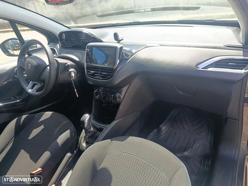 Peugeot 208 1.5 BlueHDi Signature - 20