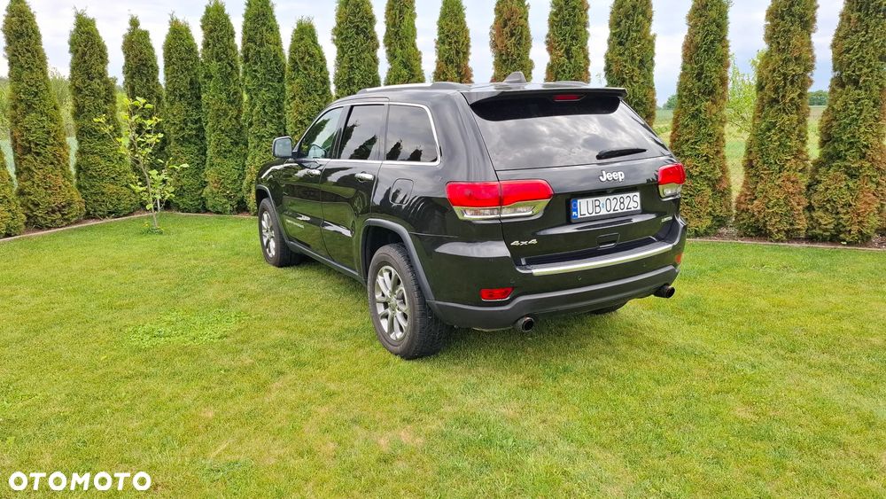 Jeep Grand Cherokee - 16
