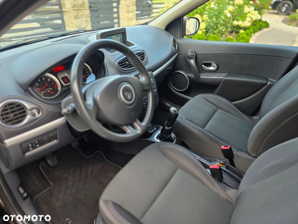Renault Clio - 14